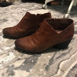 Dansko Ankle Bootie Size 40